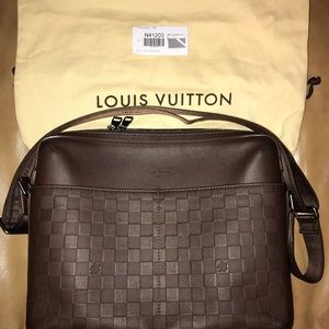 Authentic Louis Vuitton brown leather cross body #
